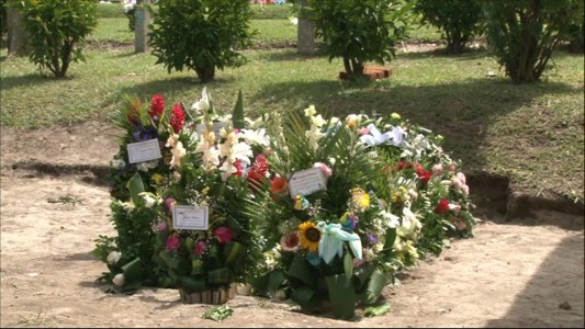 La emotiva despedida del migrante ahogado con su beba