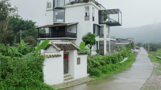 Siete amigas amigas reformaron una casa para cumplir el sueño de vivir juntas en la vejez