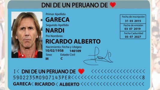 Perú "nacionalizó" a Gareca: "Somos testigos del amor que siente por nuestro país"