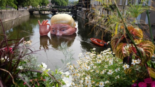 Trump "se hunde" en su negación: protesta por el cambio climático