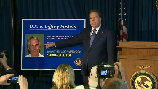 Multimillonario detenido por tráfico sexual de menores en EE. UU.