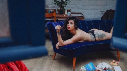 Huyó de Irán por posar desnuda, vivió en la calle y ahora es una de las modelos más exitosas