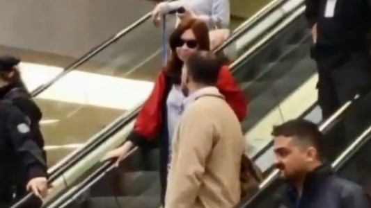 Regresó Cristina Fernández tras visitar a su hija en Cuba