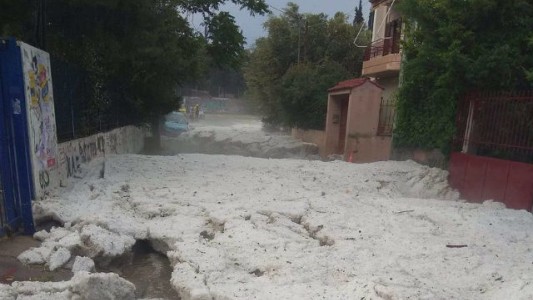 Al menos seis turistas muertos en Grecia por tormentas de granizo