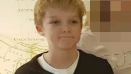 Un chico de 14 años sufría bullying y se quitó la vida frente a sus compañeros: se acostó en las vías del tren