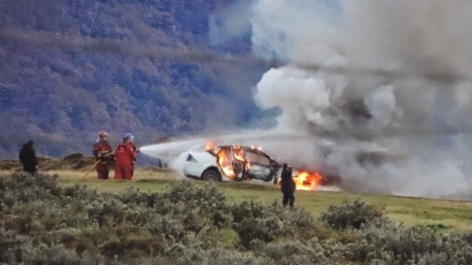 Policía de Ushuaia se quita la vida dentro de su auto y el vehículo se incendia luego por recalentamiento del motor