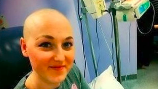 Le diagnosticaron cáncer por error: se sometió a quimioterapia y una masectomía