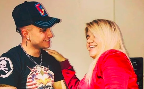 More Rial, a los besos con su nuevo "amigo" Enrique Sánchez