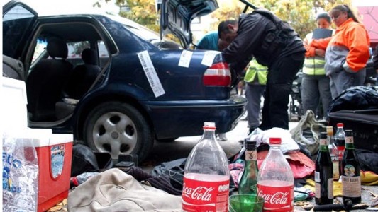 Con alcohol y armas, se atrincheraron cinco horas dentro de un auto en Cipolletti