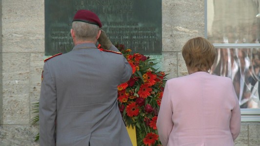 Alemania conmemora a sus héroes del atentado fallido contra Hitler
