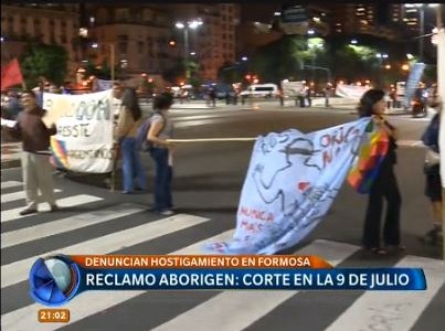 Reclamo de aborígenes qom en el centro porteño