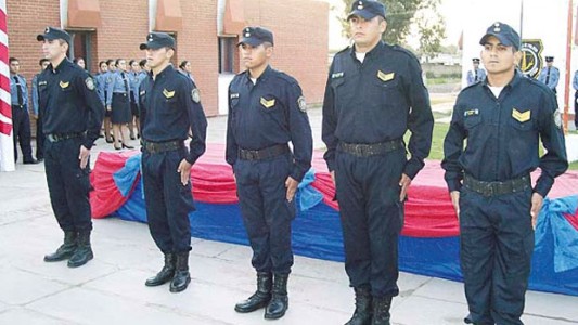 En Santiago del Estero también prohíben a los policías usar celulares cuando trabajan