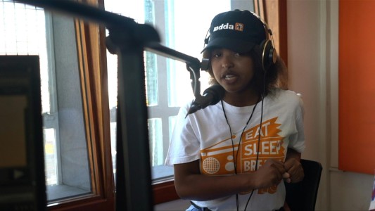 Combaten el crimen armado desde un programa radial