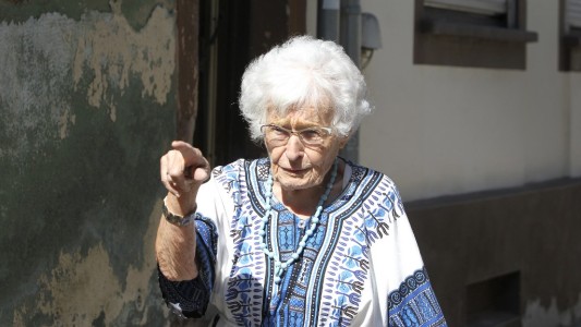 A los 100 años se metió en política. la eligieron concejala y logró desplazar el poder local hacia la izquierda