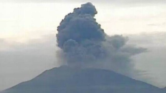 Vuelve a emitir cenizas el Calbuco y podría aumentar su actividad