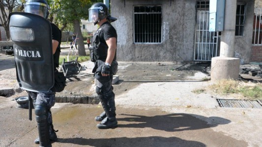 Carro para trasladar motos aplastó a un nene y vecinos agredieron al dueño del rodado