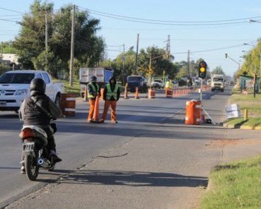 Se le volaron 37 mil pesos cuando viajaba en moto por la ruta