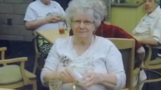 Donó el cadáver de su madre a la ciencia, el Ejército lo compró, lo hizo explotar y le mandó las cenizas