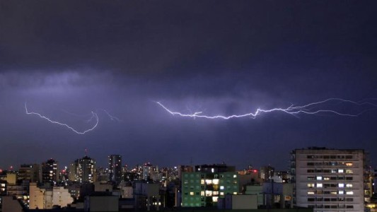 Alerta por fuertes tormentas en la Ciudad de Buenos Aires y seis provincias