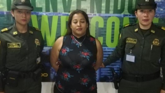 Detienen a una mujer que se había implantado cocaína en los muslos para traficarla