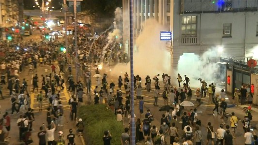 Crece la tensión en nueva protesta en Hong Kong