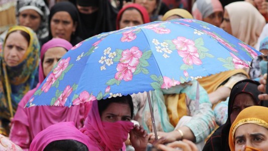 Un hombre permite a sus amigos violar a su mujer como pago por una apuesta perdida