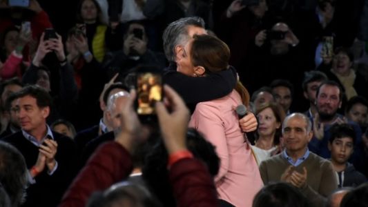 Entre lágrimas de emoción, Vidal y Macri cerraron la campaña en Vicente López