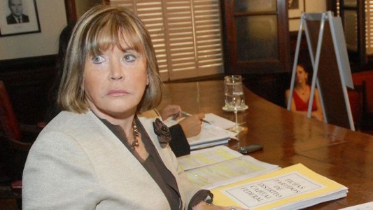 La jueza Servini ordenó que recién con el 10 por ciento de los votos cargados se difundan resultados