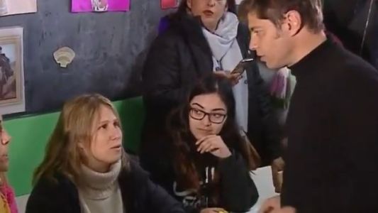 Kicillof debió hacer cola para votar