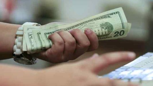 Efecto PASO: por los resultados, se disparó el dólar