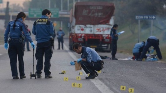 Joven murió atropellada tras discutir con su pareja que luego se arrojó bajo un camión