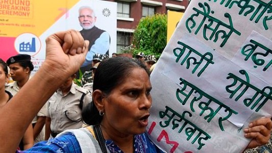 Fue violada por cinco hombres y perdió su embarazo: su novio se quitó la vida tras el brutal ataque