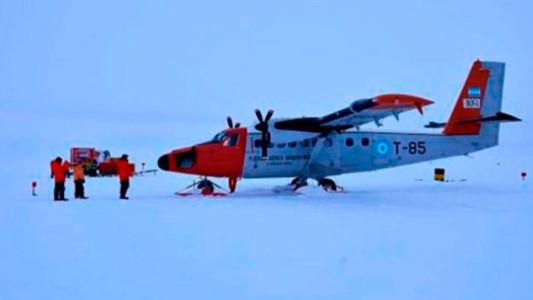 Un avión de la Fuerza Aérea tuvo que aterrizar de emergencia en la Antártida