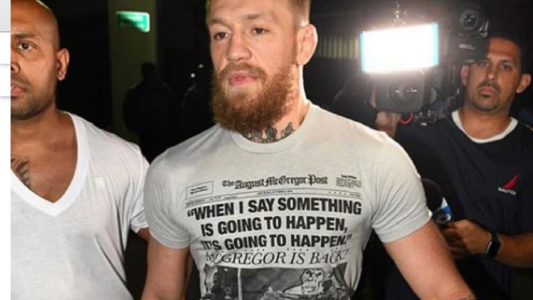 Video: Conor McGrecor agredió a un hombre en un bar