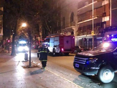 Saltó de un séptimo piso para escapar de un incendio