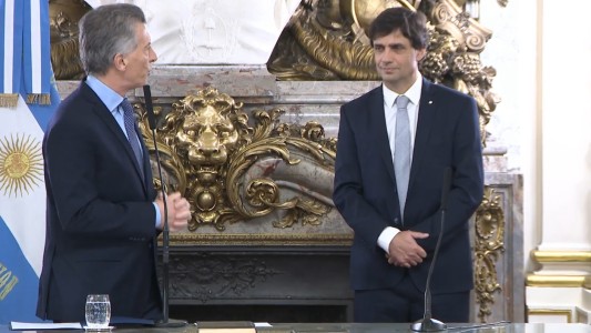 Lacunza juró como ministro de Hacienda: "Que el foco sea cuidar a los argentinos", le pidió Macri