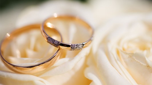 Una mujer quiere divorciarse por exceso de amor: "Nunca me gritó y me ayuda a limpiar la casa"