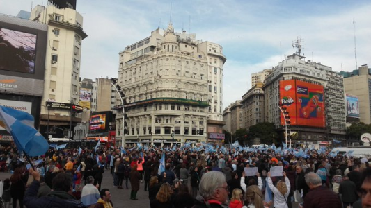 Organizan por redes sociales a una marcha en apoyo a Macri