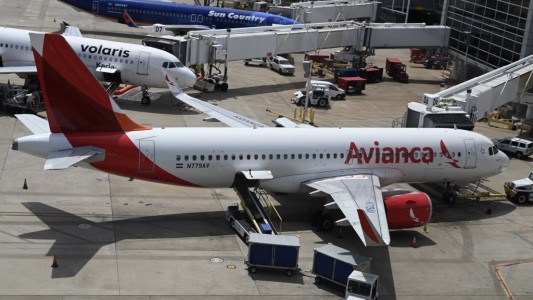 Avianca negó estar en bancarrota luego de que el presidente de su junta directiva dijera que la empresa "está quebrada"