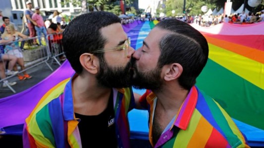 Confirman que no existe un gen gay en el ser humano
