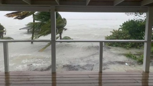 Dorian se cobra cinco muertos en las Bahamas y Estados Unidos evacúa la costa