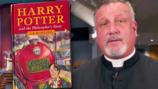 Cura retira los libros de Harry Potter de su escuela por consejo de exorcistas