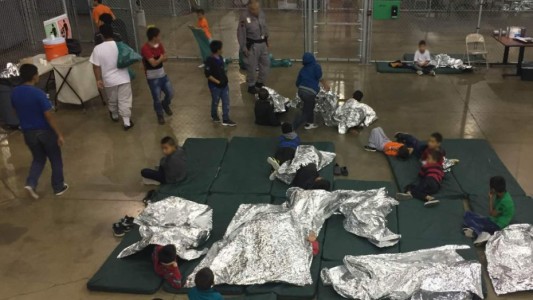 Trump empeoró "el sufrimiento psicológico" de niños latinos separados de sus padres