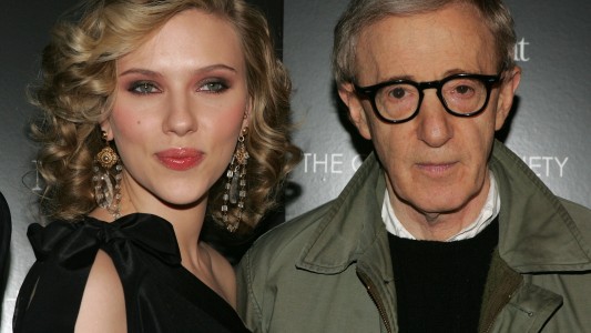 Scarlett Johansson defendió a Woody Allen de las acusaciones de pedofilia: "Creo que es inocente"