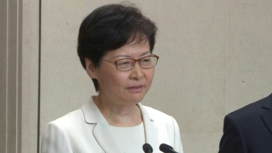 Jefa del ejecutivo llama al diálogo al movimiento prodemocracia de Hong Kong