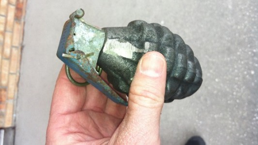 Pánico en un jardín de infantes por un nene con una granada