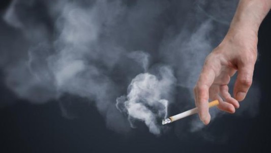 Tabacalera deberá pagar indemnización por hombre que murió de cáncer
