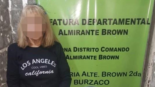 Mató a su inquilina de 80 años y la escondió en el baño: la encontró su nieto