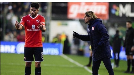 Beccacece al rojo vivo: "borró" a Pablo Pérez y Nicolás Domingo