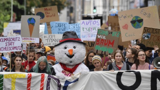 "Fridays for Future": masivas marchas de estudiantes por el cambio climático